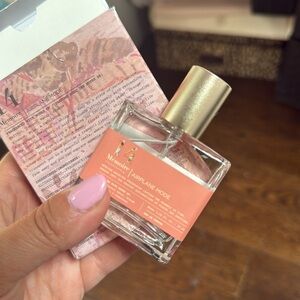 Memoire Airplane Mode Eau de Parfum - Pink and Cream